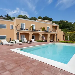 Etelka 3*, Aci Castello Italia